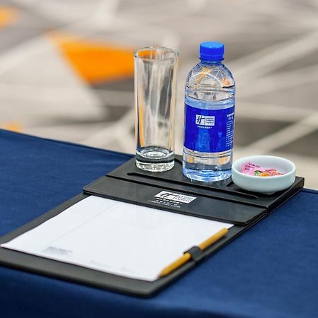 Holiday Inn Express Chengdu Tianfu Square By Ihg - Chunxi Road And Kuanzhai Alley Bagian luar foto