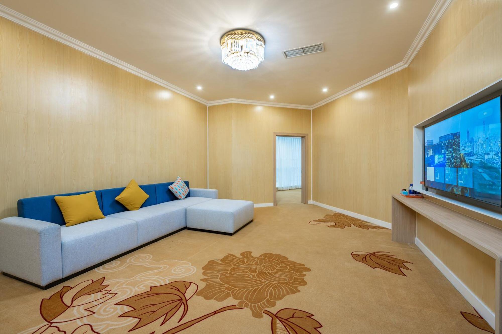 Holiday Inn Express Chengdu Tianfu Square By Ihg - Chunxi Road And Kuanzhai Alley Bagian luar foto