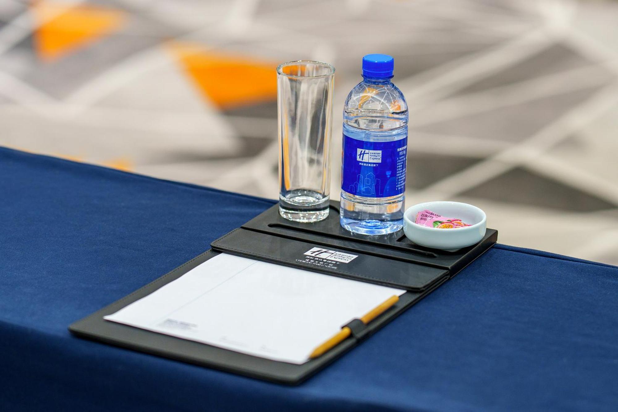 Holiday Inn Express Chengdu Tianfu Square By Ihg - Chunxi Road And Kuanzhai Alley Bagian luar foto