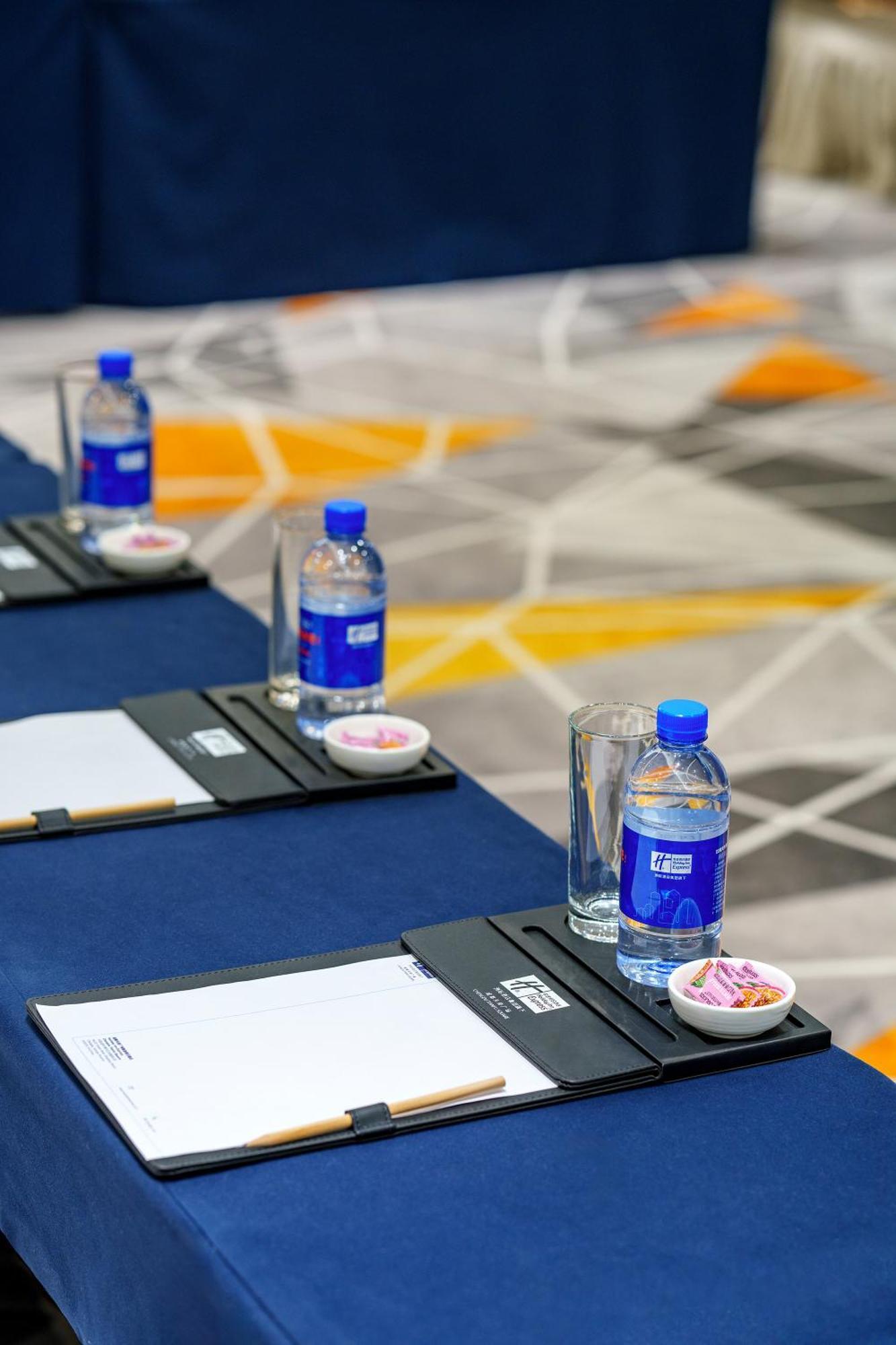 Holiday Inn Express Chengdu Tianfu Square By Ihg - Chunxi Road And Kuanzhai Alley Bagian luar foto