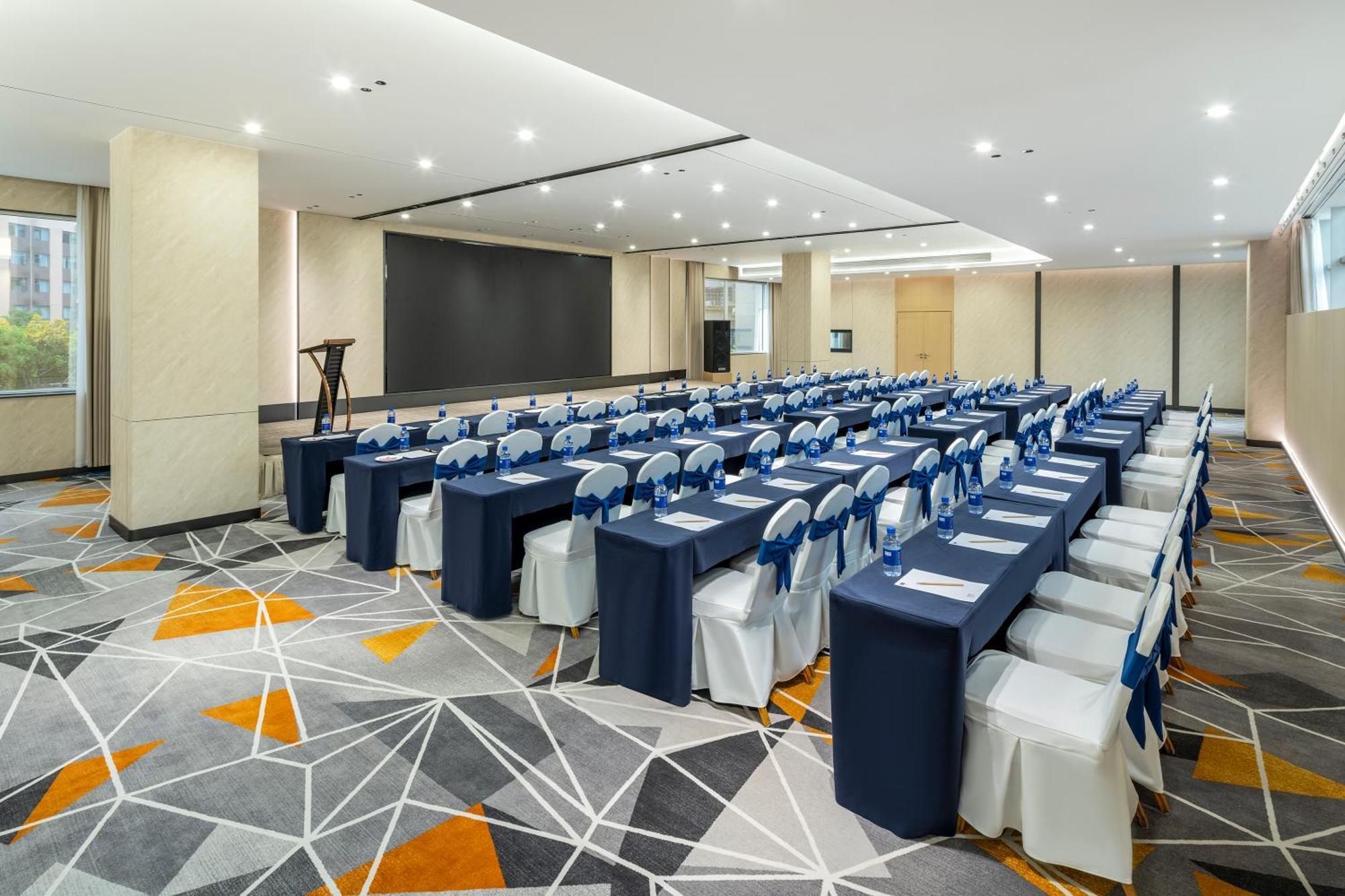 Holiday Inn Express Chengdu Tianfu Square By Ihg - Chunxi Road And Kuanzhai Alley Bagian luar foto