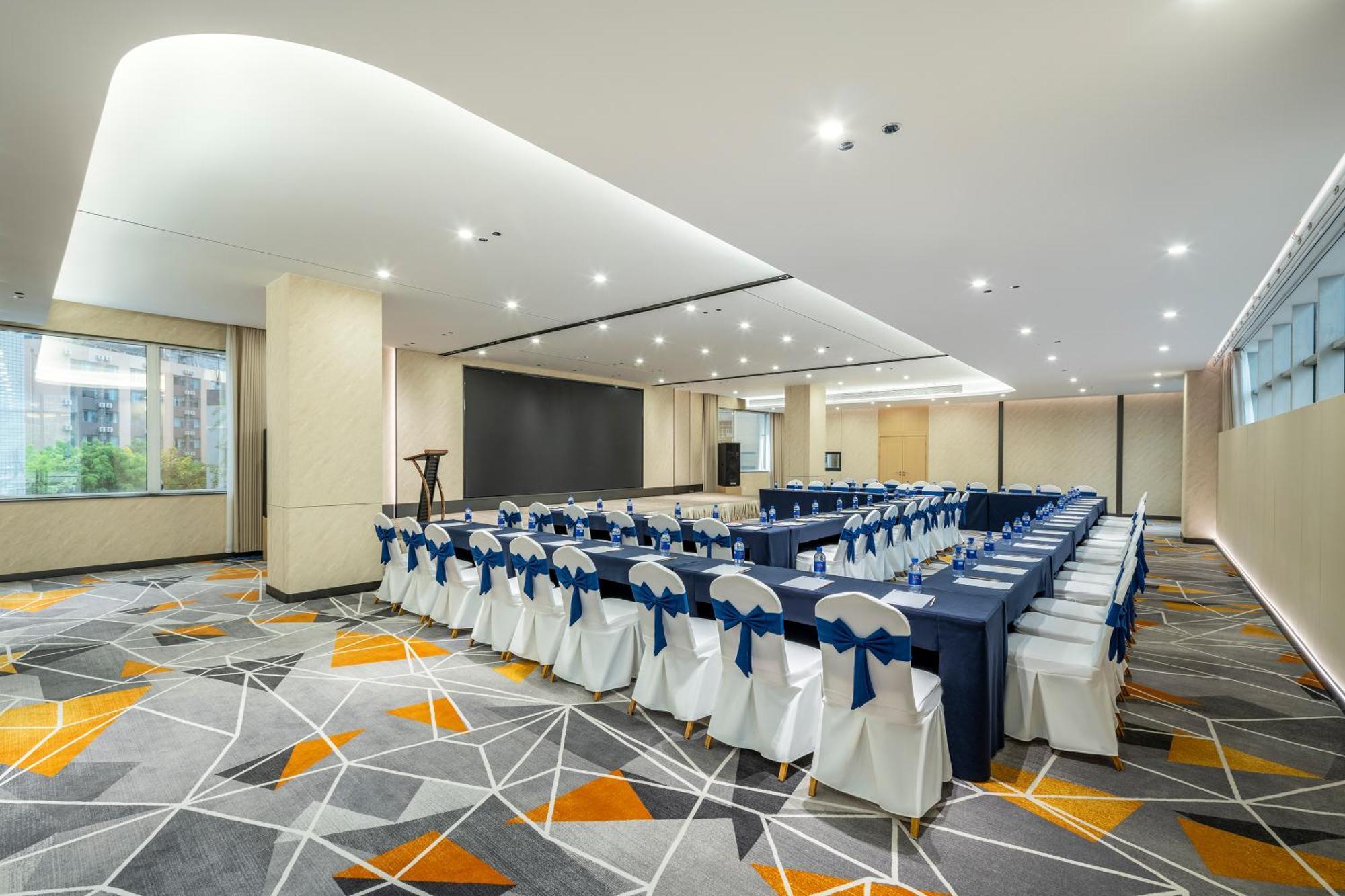 Holiday Inn Express Chengdu Tianfu Square By Ihg - Chunxi Road And Kuanzhai Alley Bagian luar foto