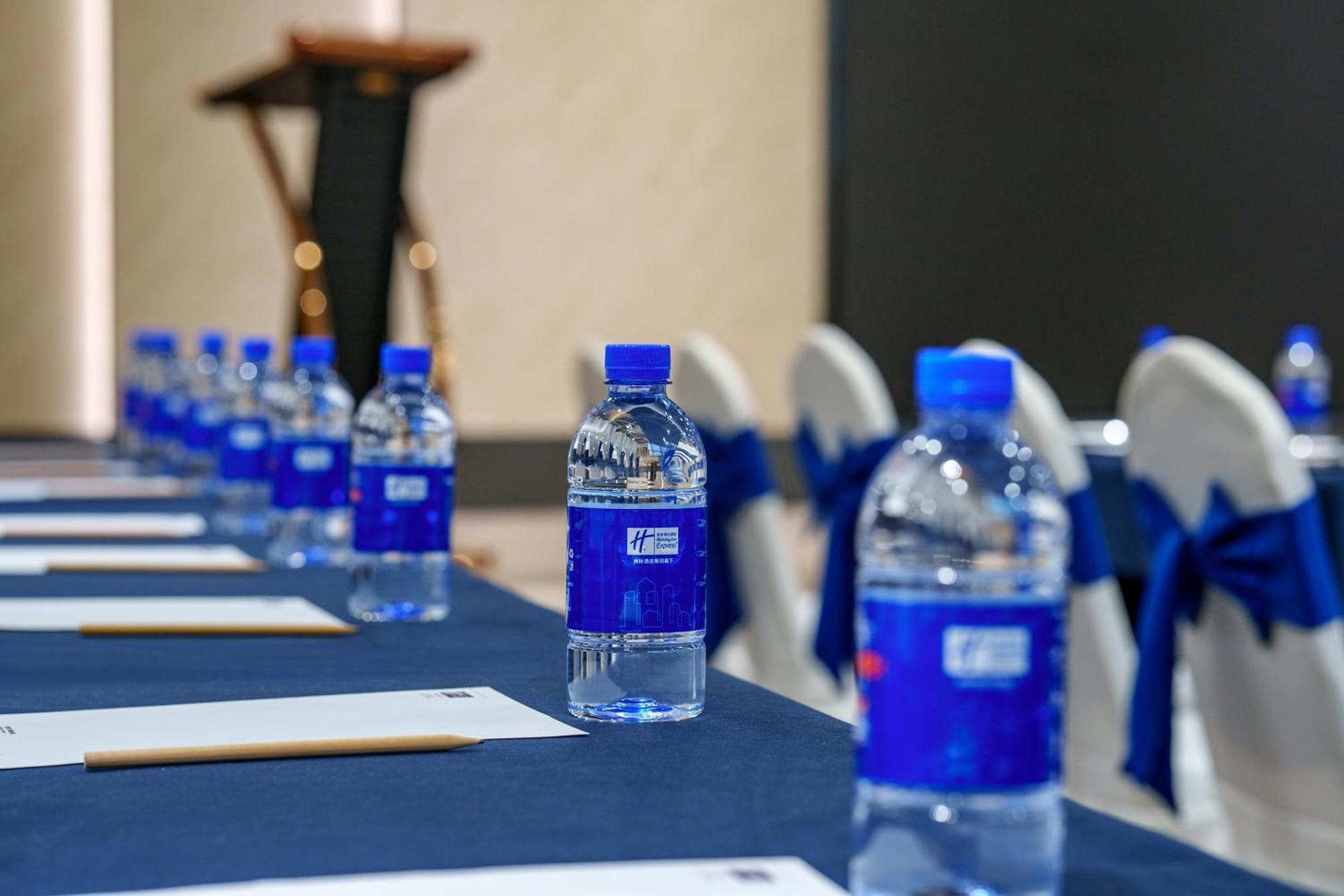 Holiday Inn Express Chengdu Tianfu Square By Ihg - Chunxi Road And Kuanzhai Alley Bagian luar foto