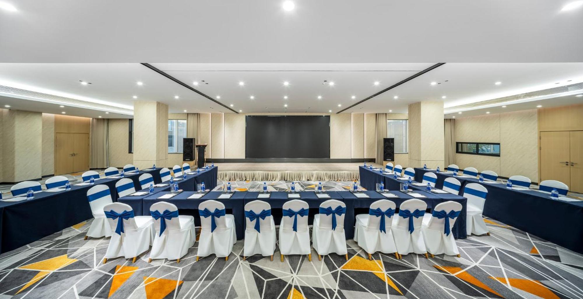 Holiday Inn Express Chengdu Tianfu Square By Ihg - Chunxi Road And Kuanzhai Alley Bagian luar foto