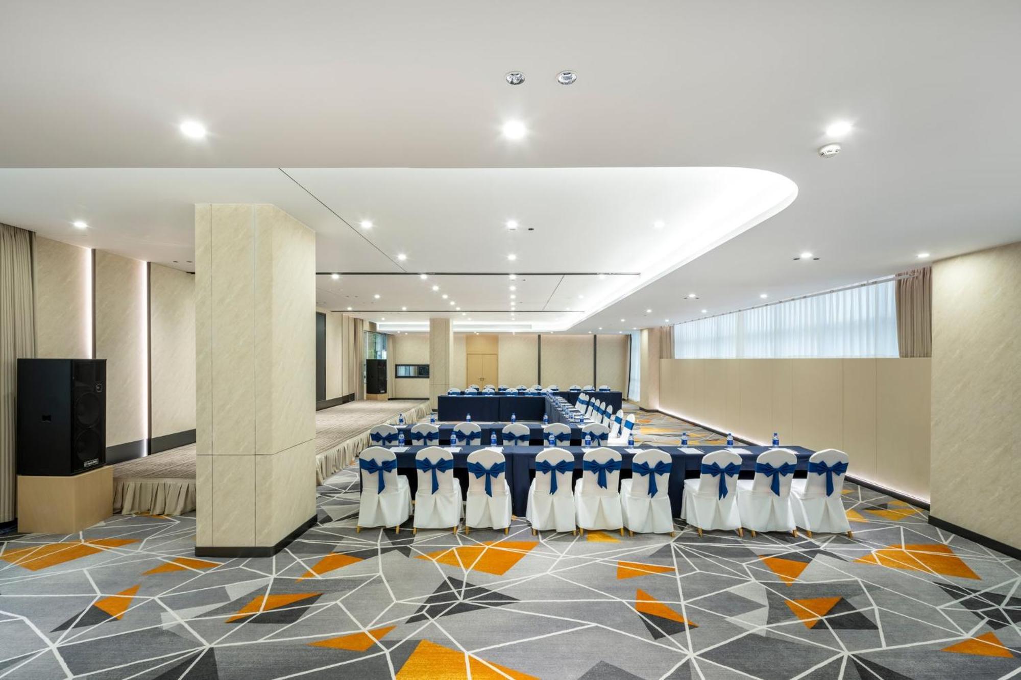 Holiday Inn Express Chengdu Tianfu Square By Ihg - Chunxi Road And Kuanzhai Alley Bagian luar foto