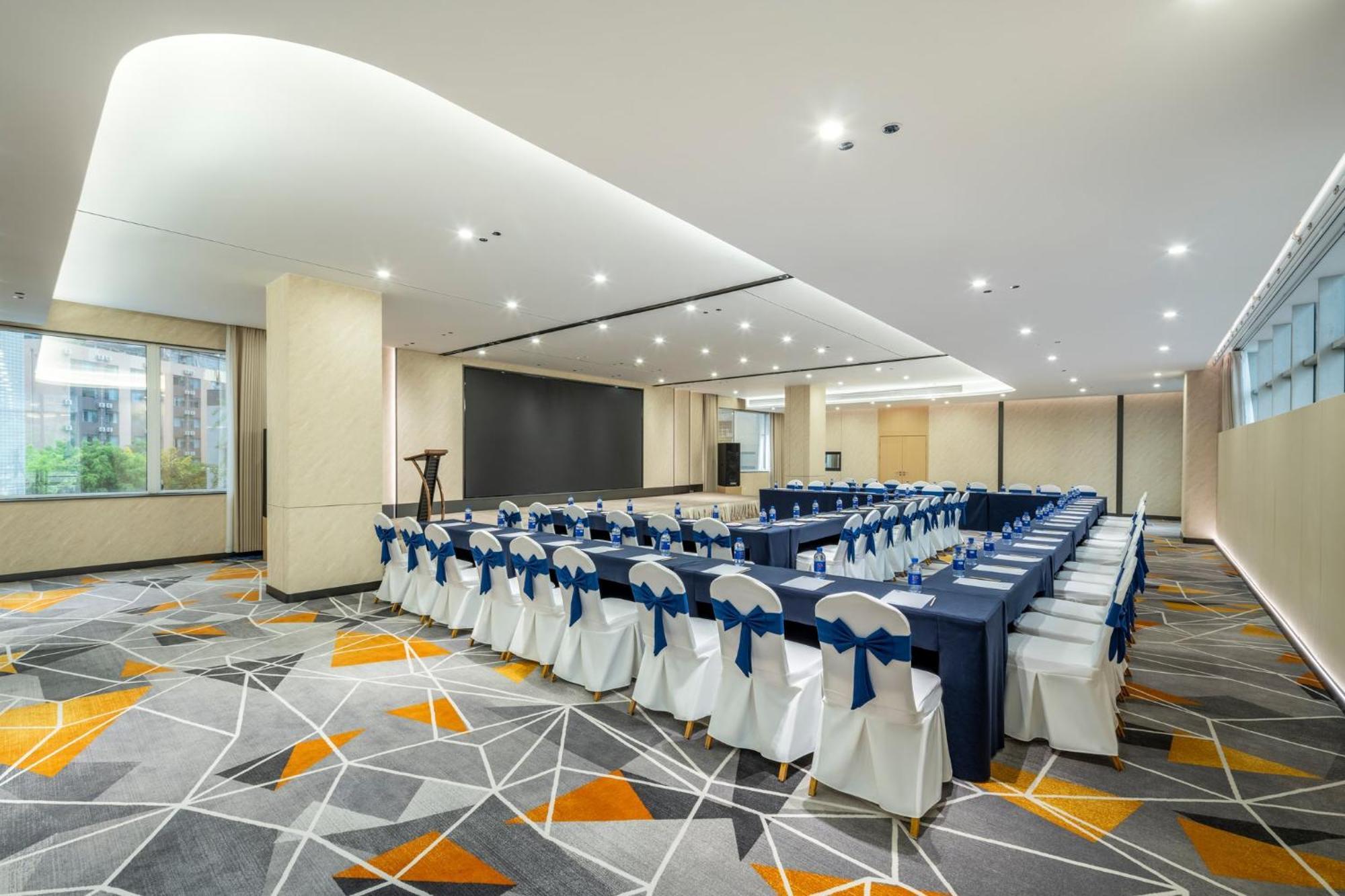 Holiday Inn Express Chengdu Tianfu Square By Ihg - Chunxi Road And Kuanzhai Alley Bagian luar foto