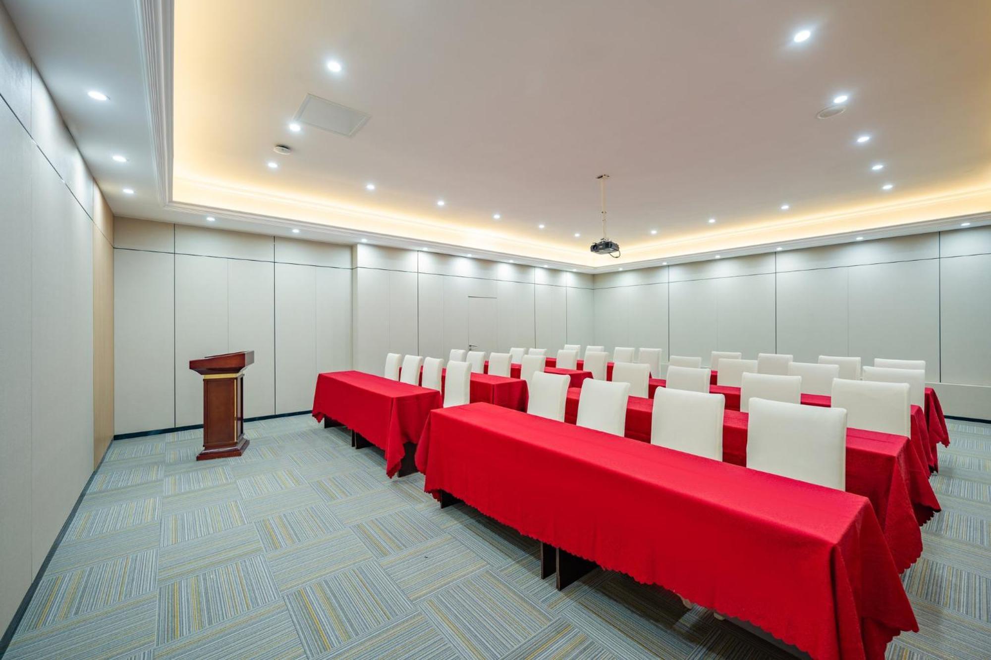 Holiday Inn Express Chengdu Tianfu Square By Ihg - Chunxi Road And Kuanzhai Alley Bagian luar foto