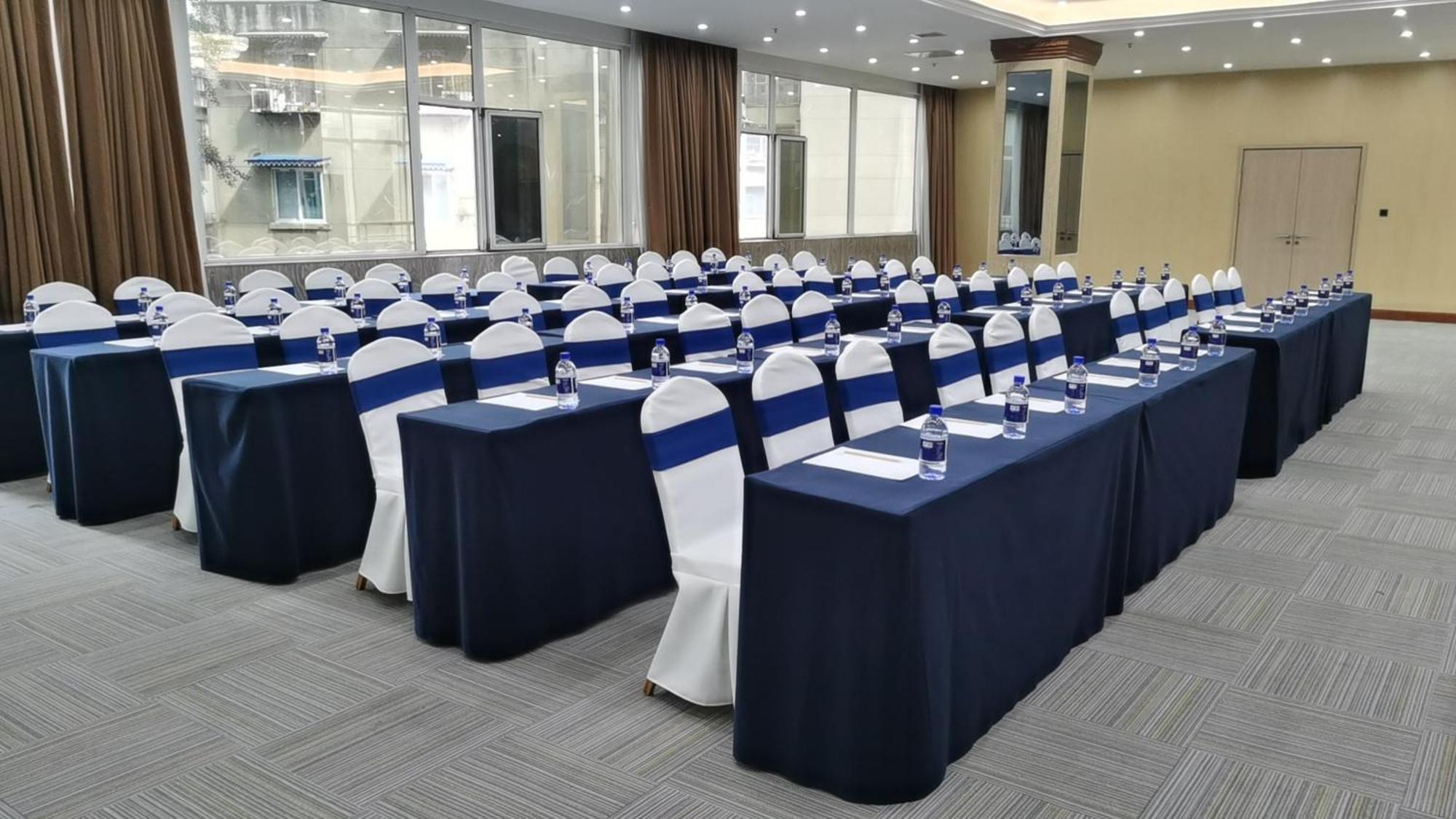 Holiday Inn Express Chengdu Tianfu Square By Ihg - Chunxi Road And Kuanzhai Alley Bagian luar foto